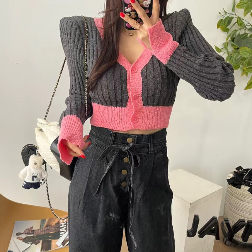 Colorblock slit design niche high-end V-neck sweater short jacket shoulder pad top