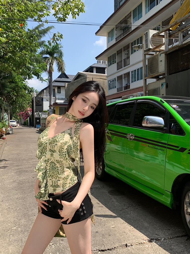 實拍 春意盎然掛脖吊帶背心女設計感法式復古辣妹V領上衣