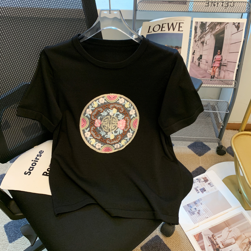 2024夏季新款百搭重工刺繡上衣女夏季休閒顯瘦新國風短袖針織