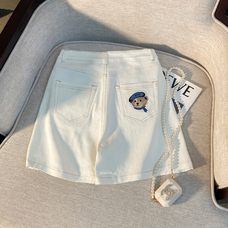 小熊刺繡米白色休閒牛仔短褲女2024夏季新款設計感時髦顯瘦直筒褲