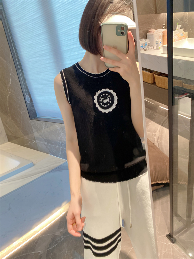 Sunflower number 5 embroidered short-sleeved top for women new internet celebrity design niche contrasting color vest vest trend