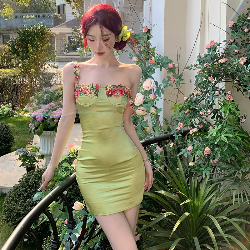 復古設計感小眾刺繡吊帶連衣裙裙法式性感辣妹度假長裙子