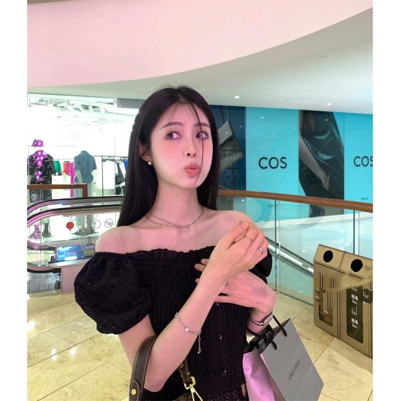 辣妹修身木耳邊一字領黑色襯衫女夏季2024新款短款法式泡泡袖上衣