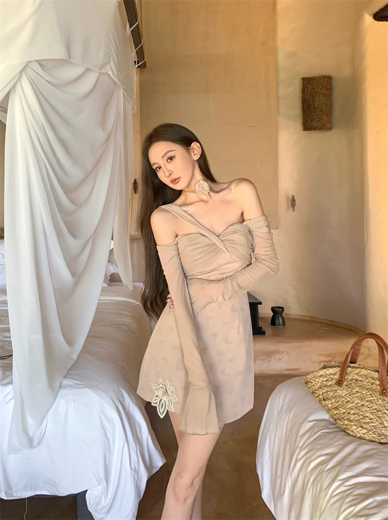 實拍  優雅洋氣設計感洋氣辣妹抹胸連衣裙