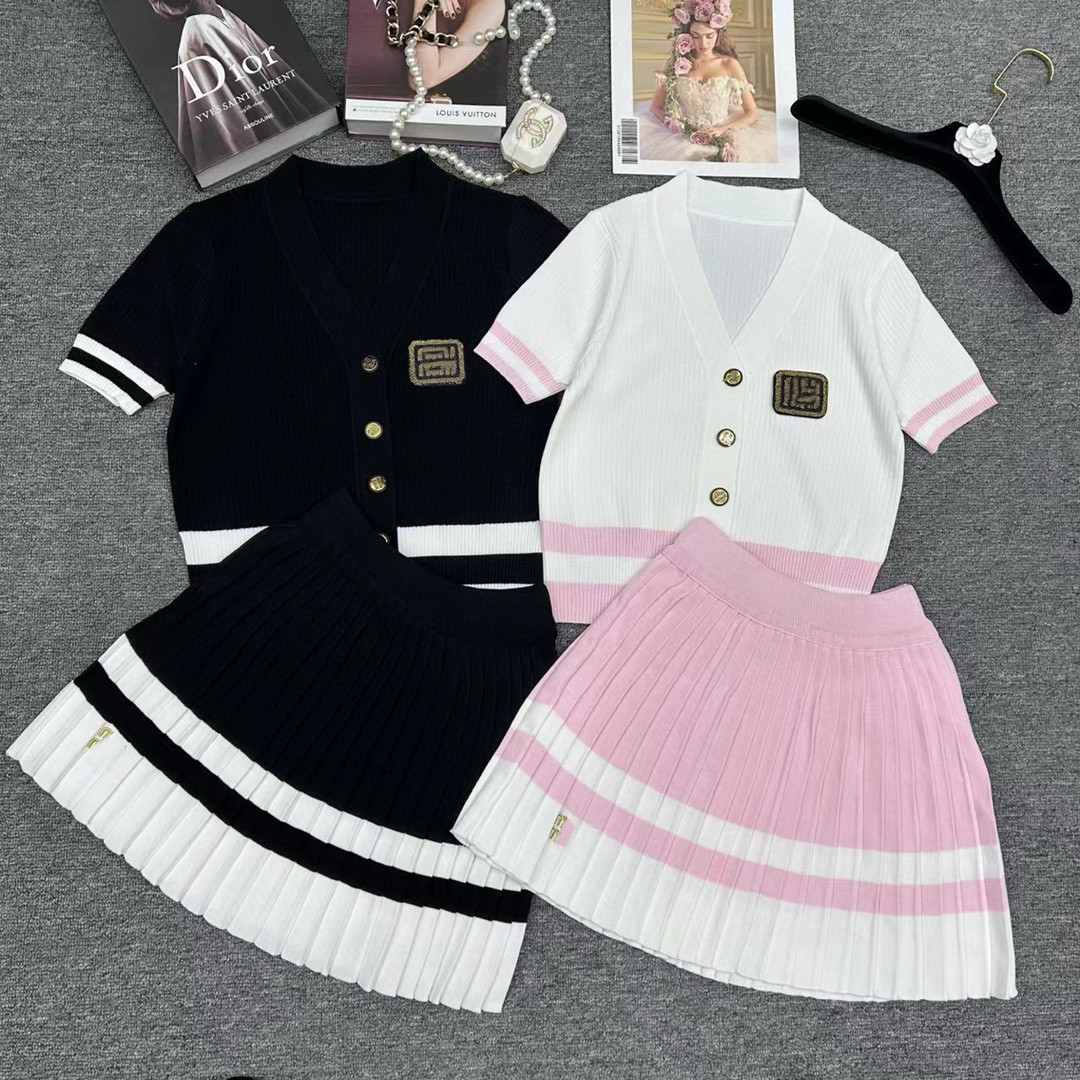 2024春夏新款字母刺繡V領針織開衫高腰百褶半身裙學院風套裝女