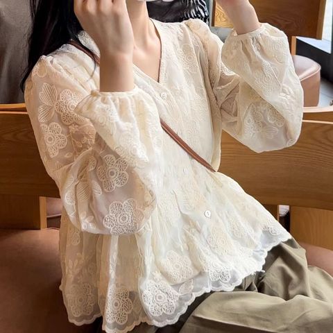 提花蕾絲上衣女春季新款甜美減齡泡泡袖襯衫時尚別致洋氣漂亮小衫