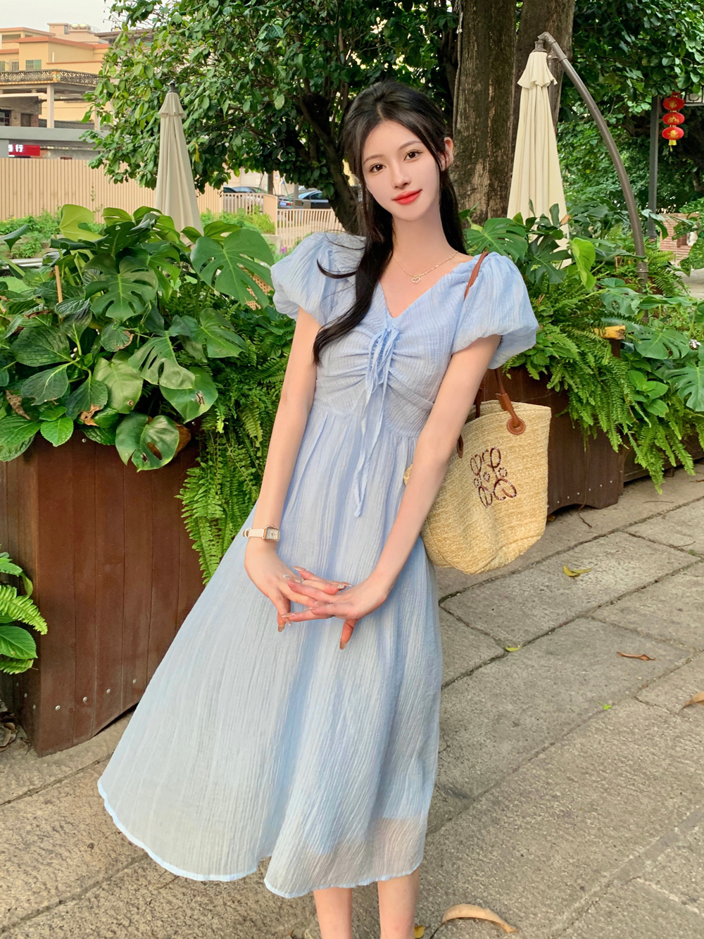 藍色V領泡泡袖收腰褶皺連衣裙溫柔淑女顯瘦氣質系帶設計感A字裙子
