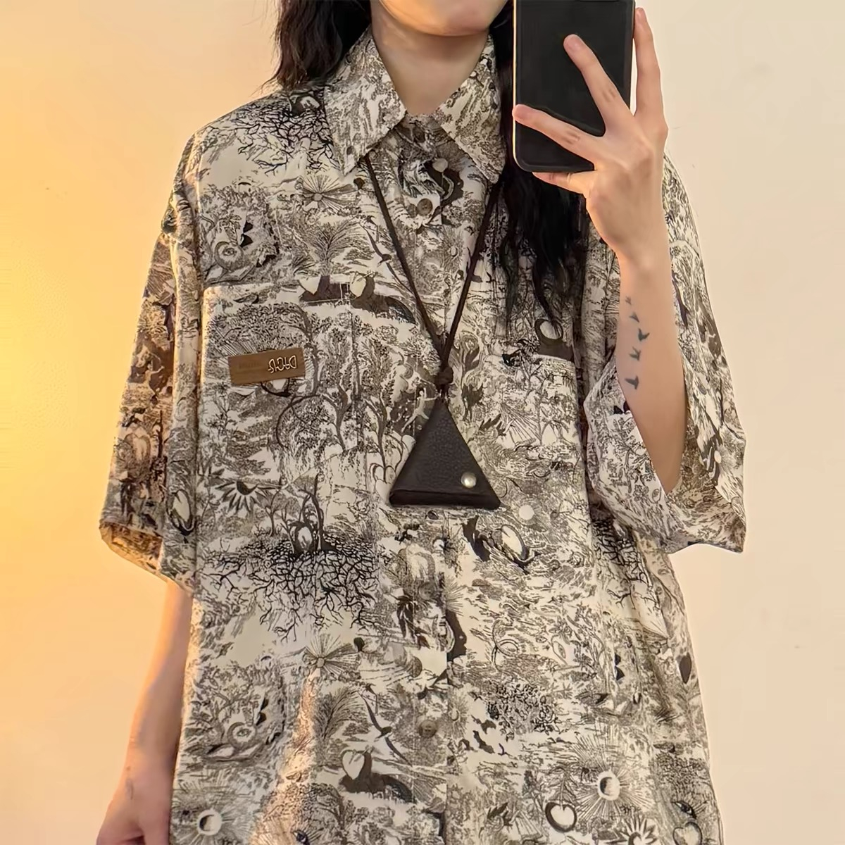 2024夏季寬鬆美式復古設計感小眾藝術抽象印花短袖襯衫女上衣潮