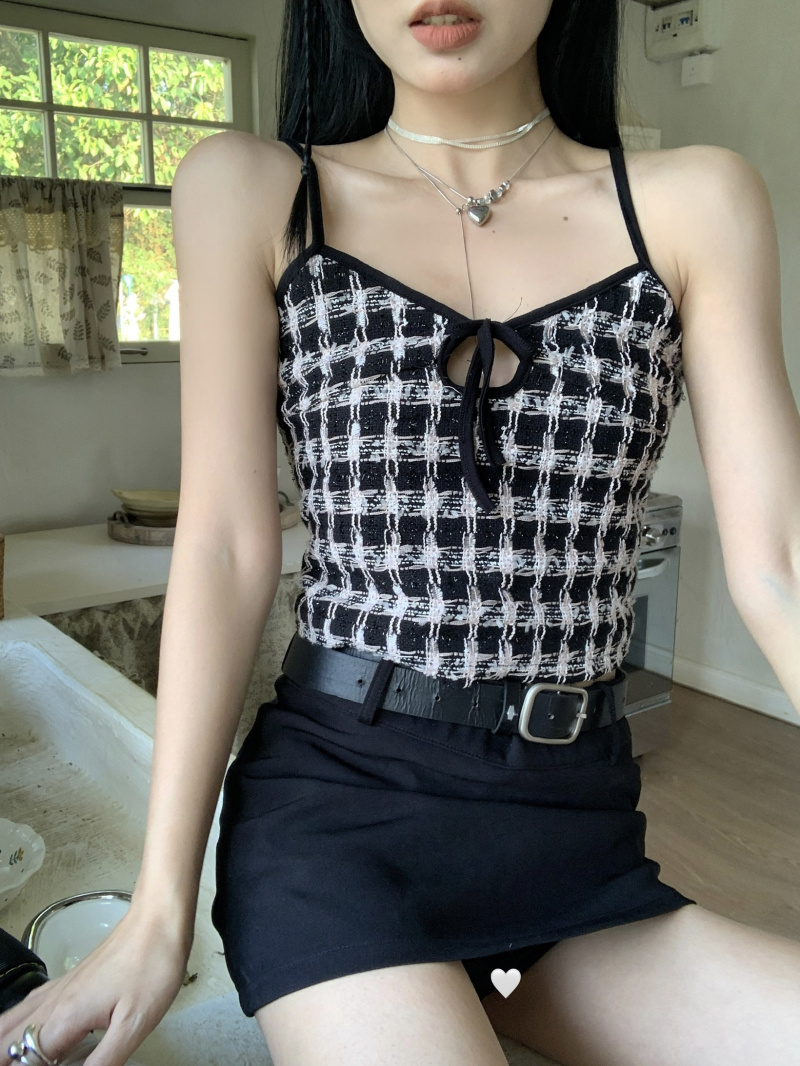 實拍 夏季小香風v領吊帶背心女純欲抹胸打底上衣