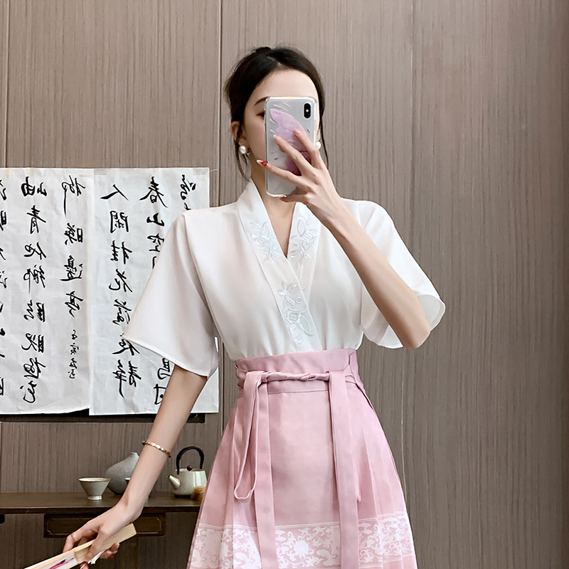 實拍  新中式國風短袖交領刺繡襯衫女雪紡衫馬面裙搭配上衣服