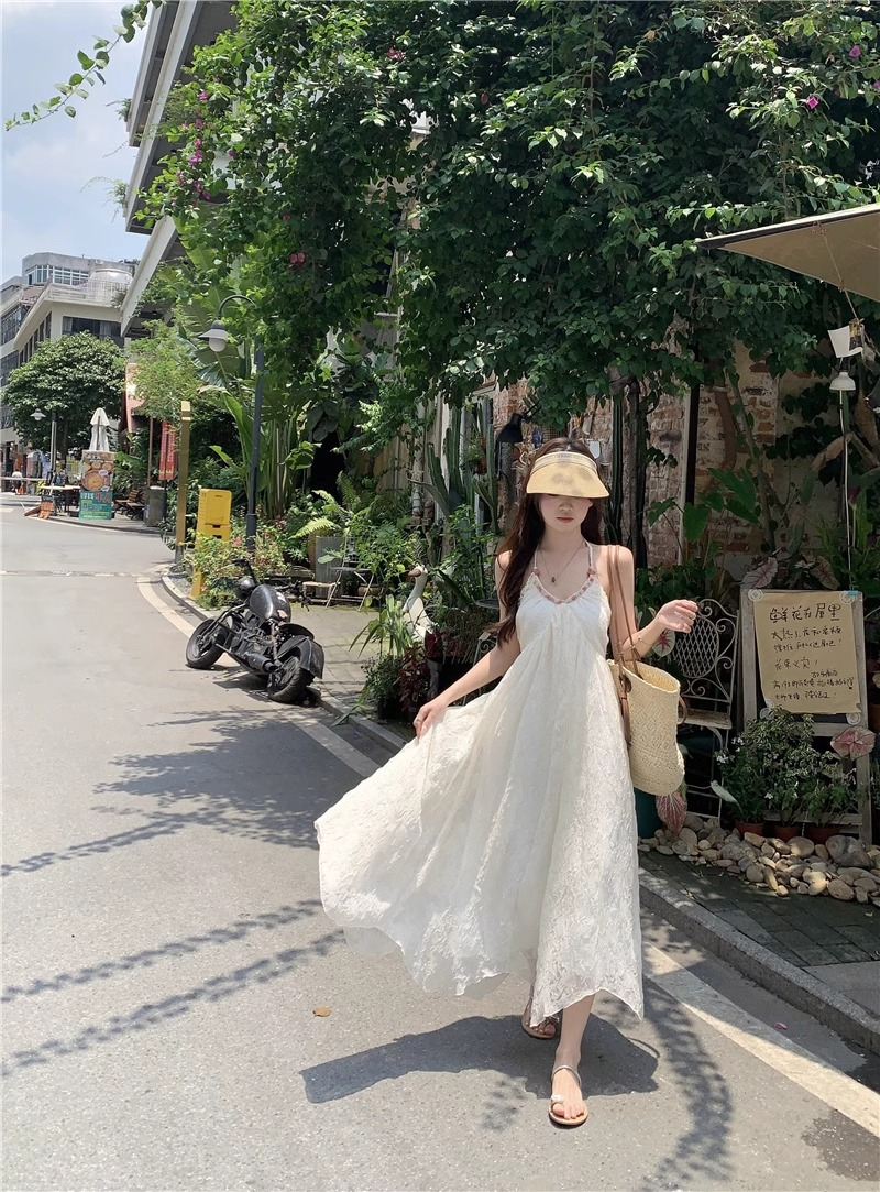 純欲風掛脖雪紡連衣裙女夏季海邊度假法式露背裙子高級感白色長裙