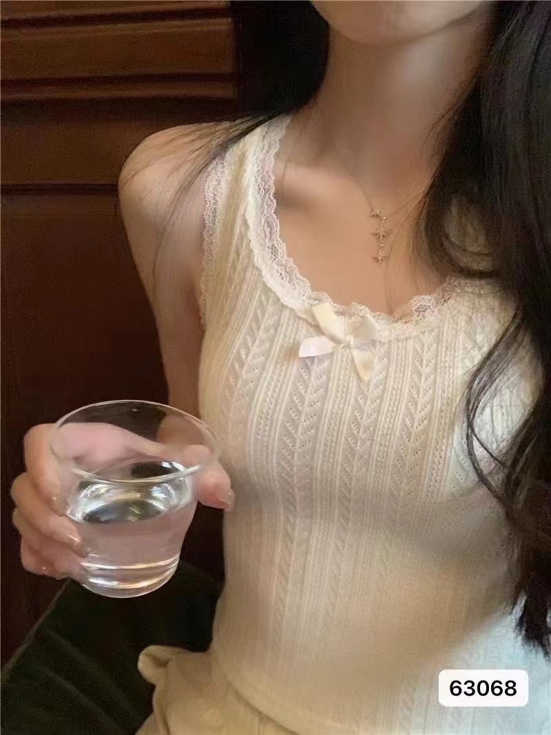 2024夏季新款設計感純色風辣妹蕾絲邊鏤空顯瘦背心