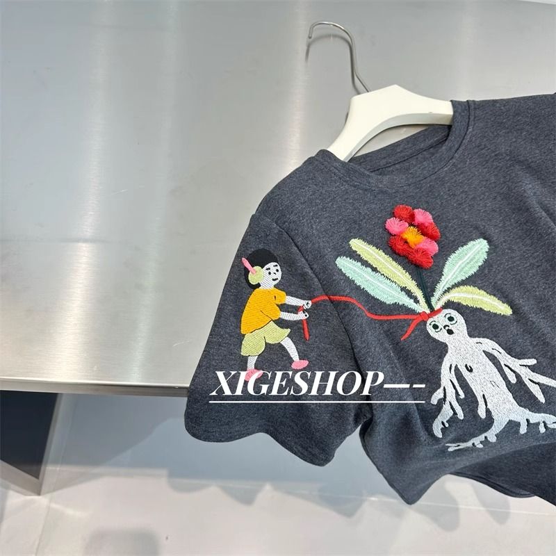 重工刺繡立體卡通圖案短袖T恤女早春小寬鬆別致磨毛內搭圓領上衣