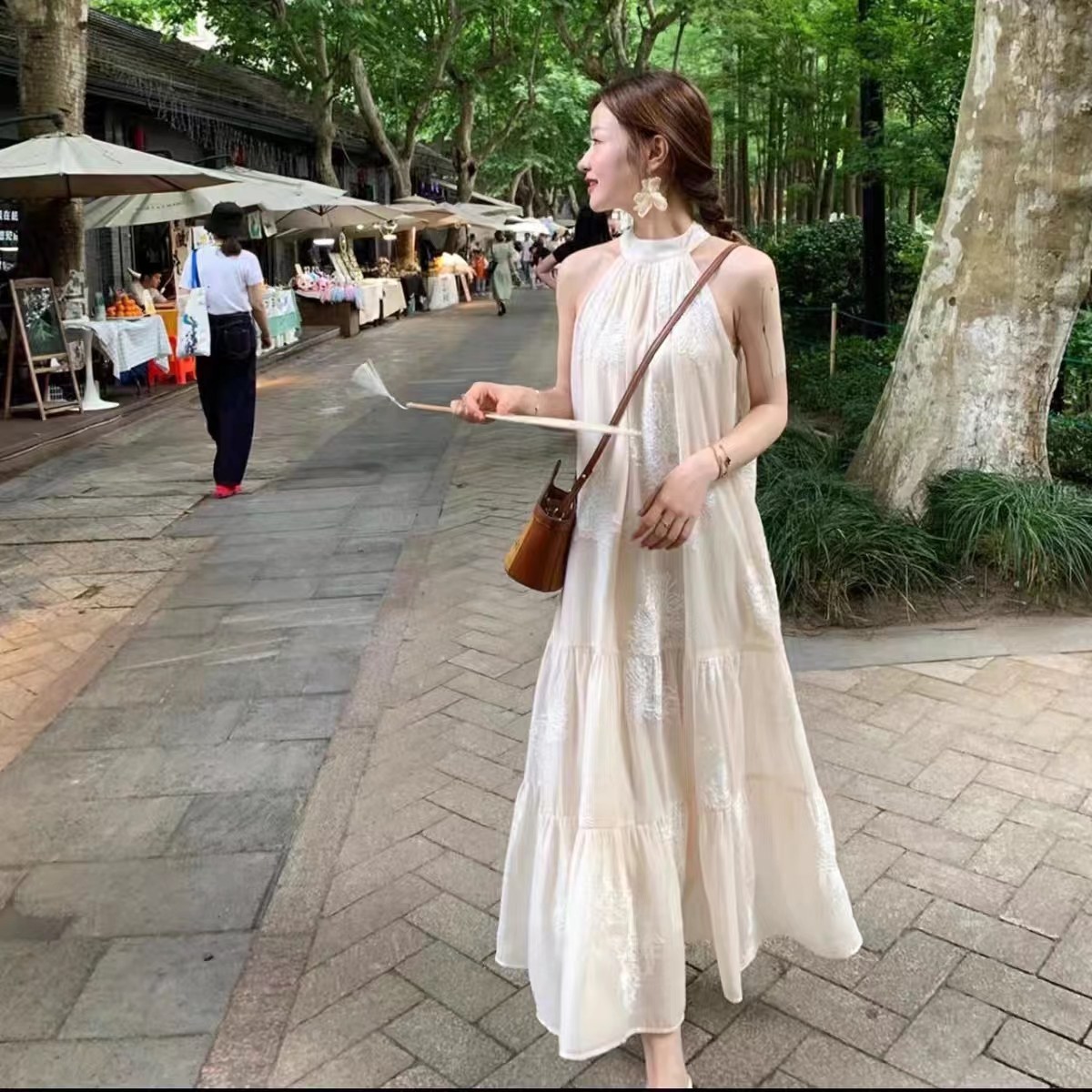 法式氣質吊帶連衣裙裙子女2024夏季小個子收腰海邊度假A字裙長裙