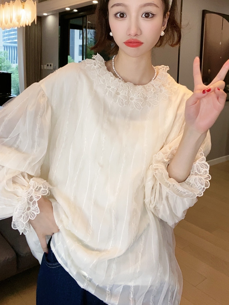 法式高級感花朵白色襯衫女新款時尚獨特襯衫今年流行別致蕾絲上衣