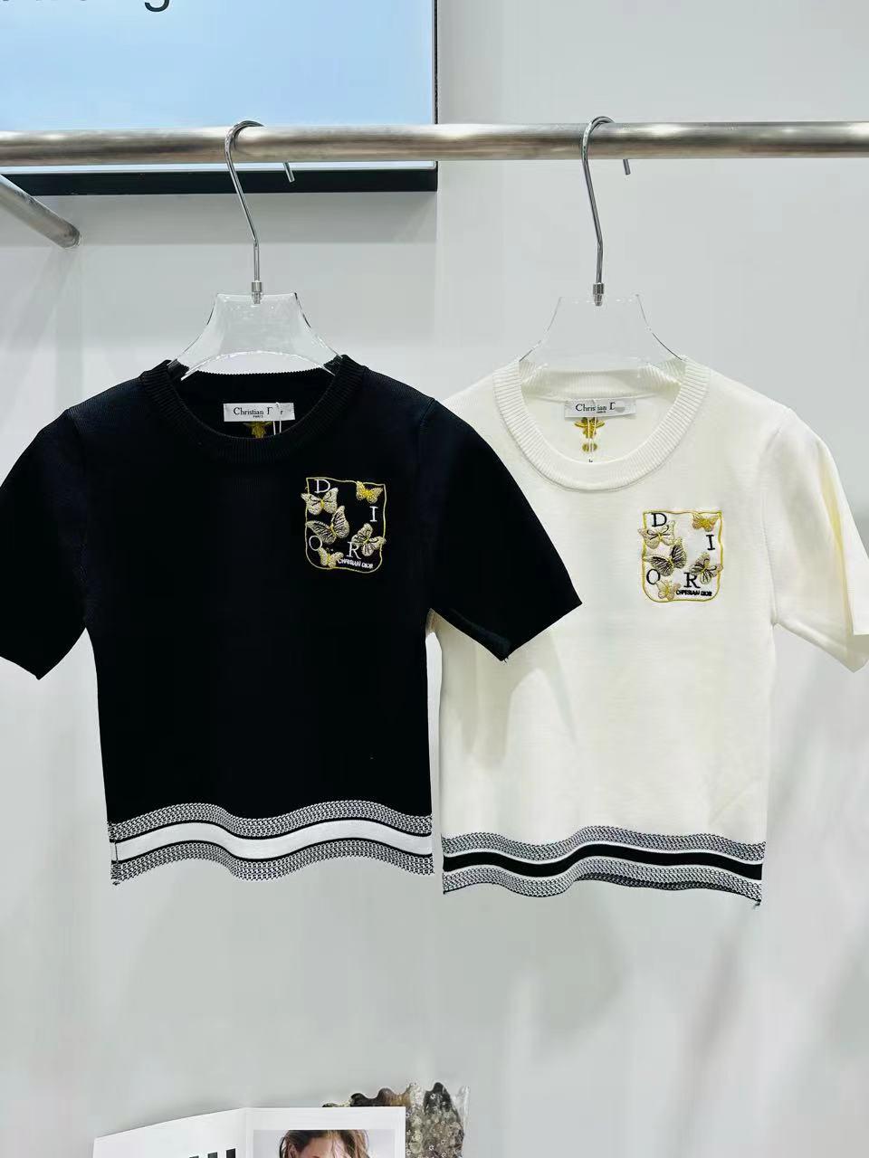 24春季新款~純色圓領刺繡印花款短袖針織衫下擺撞色設計簡約甜美