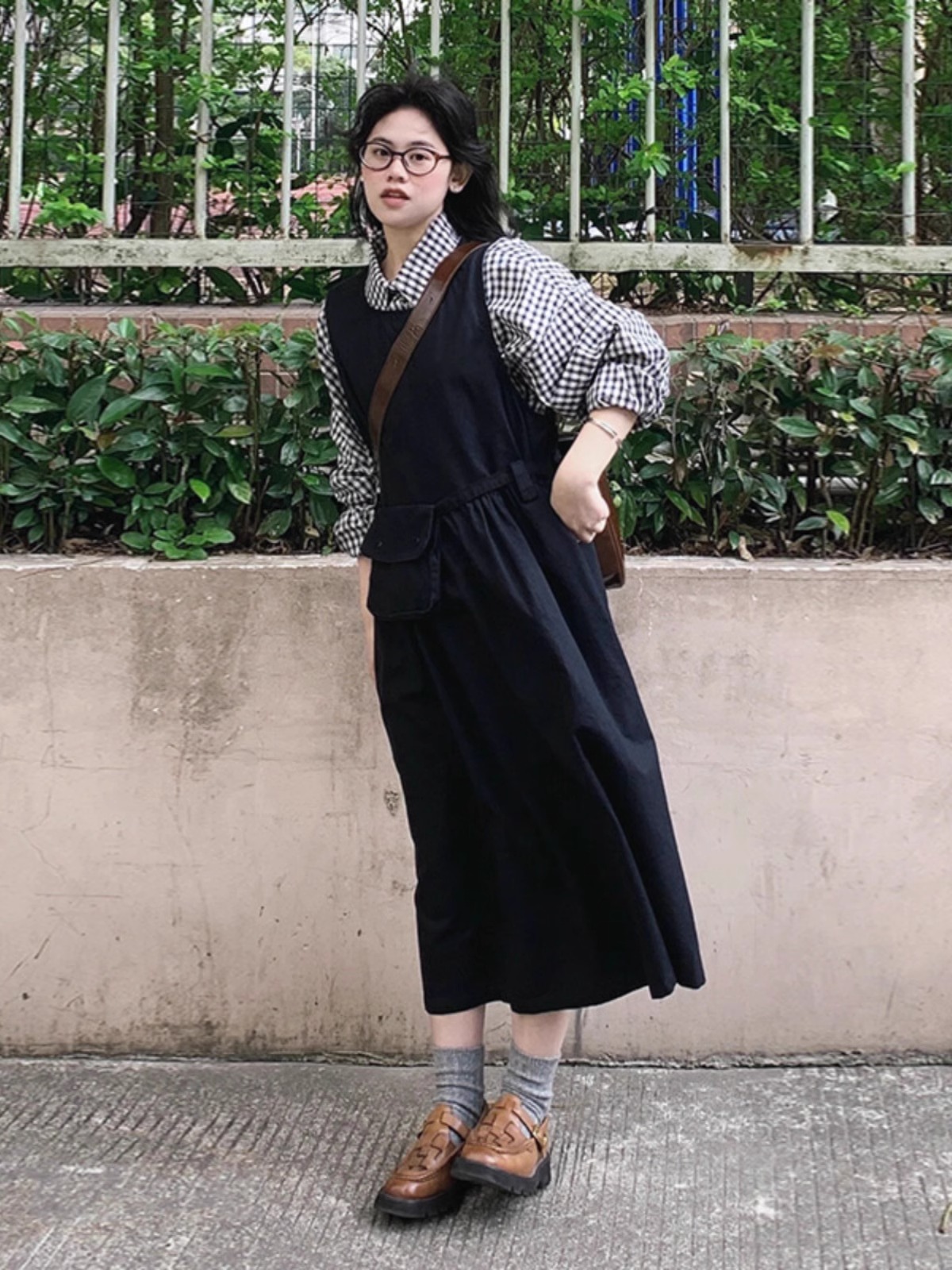 韓系早春穿搭黑色赫本風背帶裙疊穿藝術生奶乖初春連衣裙子女夏季
