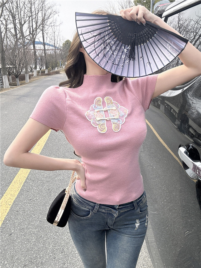 韓系輕奢風氣質甜美軟糯百搭半高領設計感刺繡盤扣彈力顯瘦T恤女