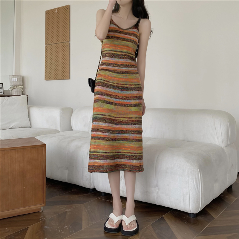實拍~假日手繪彩虹條紋撞色連衣裙夏季慵懶風針織顯瘦吊帶女