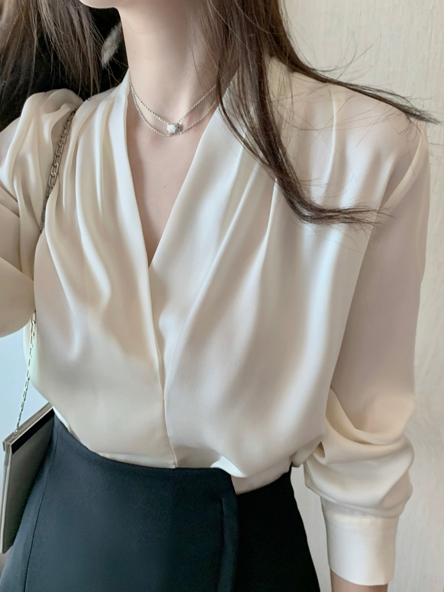 2024春秋v領白色襯衣女長袖法式設計感小眾復上衣職業緞面上衣