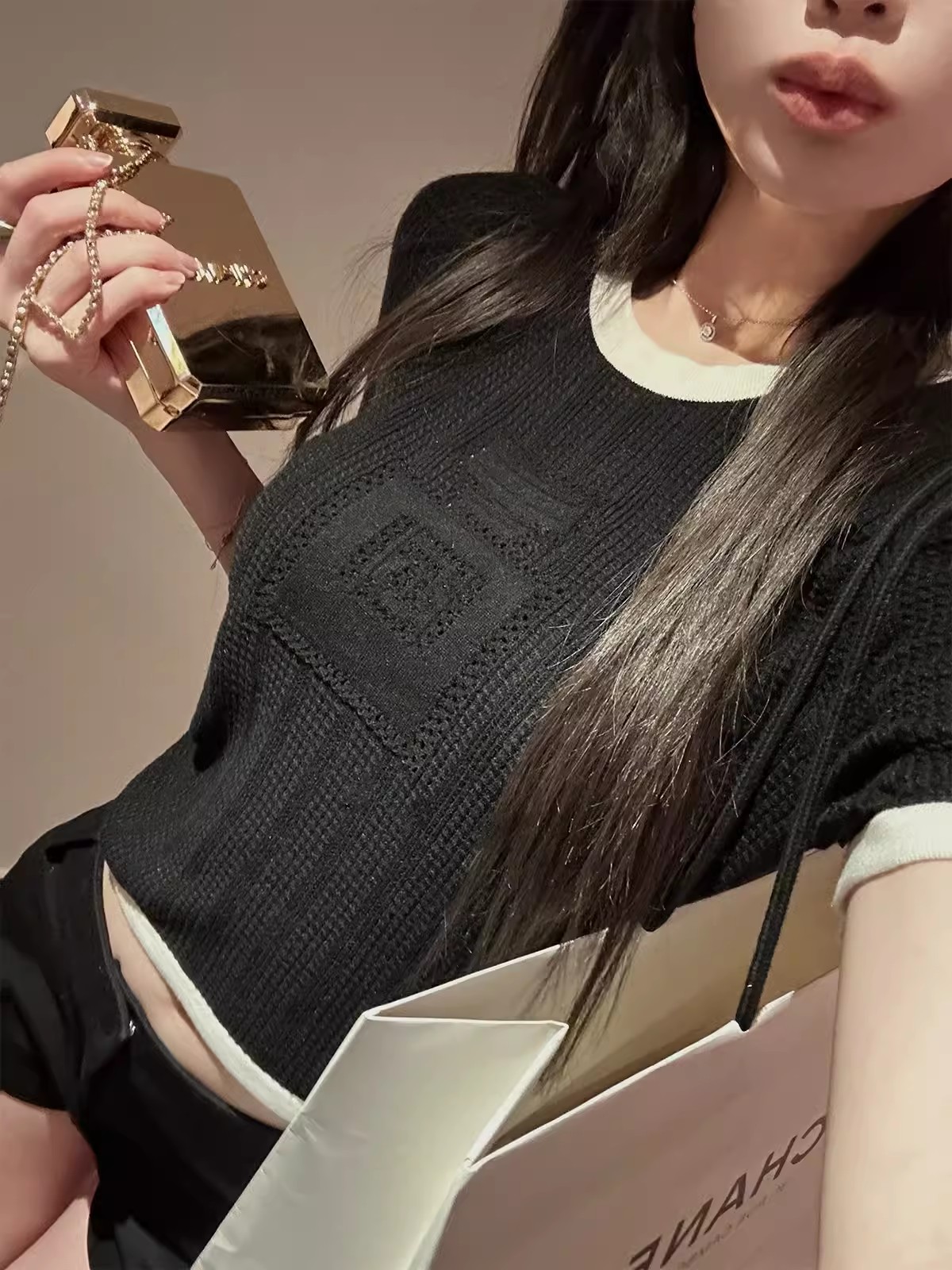 早安樊樊 香水瓶元素鏤空針織短袖女早春撞色領學院感減齡百搭T恤