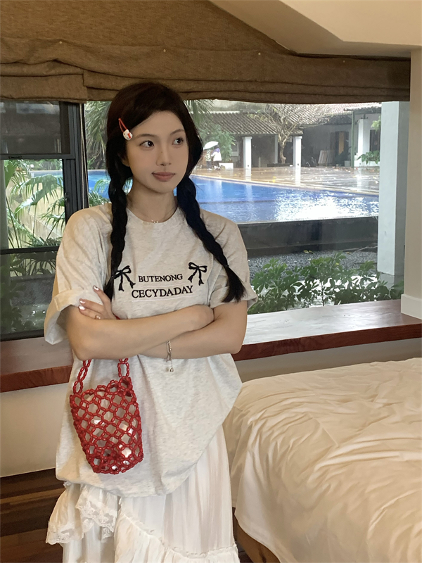 實拍~韓系鬼馬少女小眾蝴蝶結字母刺繡寬鬆短袖T恤