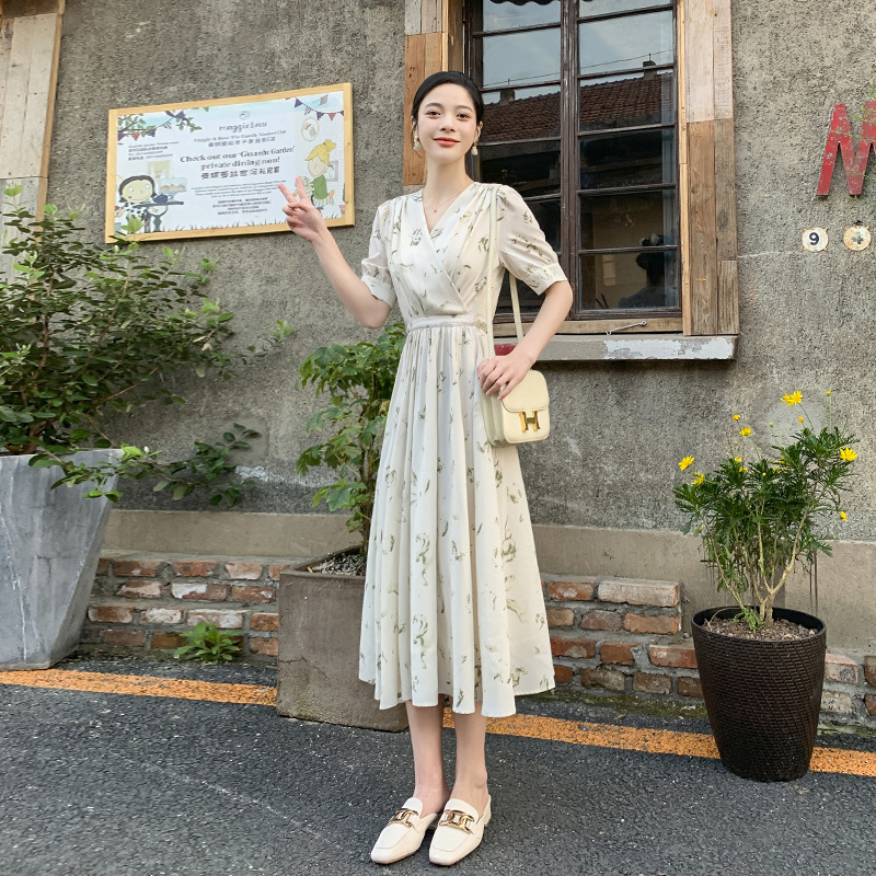 收腰茶歇桔梗風溫印花法式復古短袖設計雪紡長款港風碎花中長V領