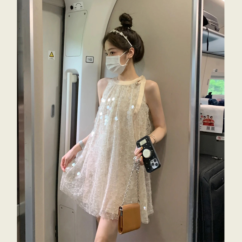 高級設計感小眾滿天星亮片寬鬆挖肩掛脖網紗氣質顯瘦連衣裙女夏