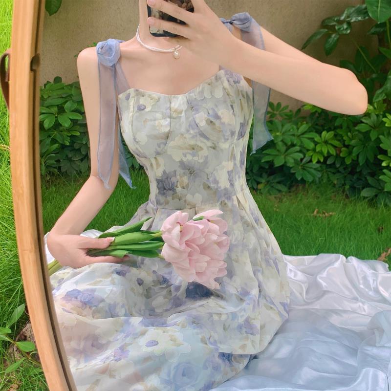 吊帶碎花連衣裙女夏季新款法式小眾油畫風超仙森系初戀收腰長裙子