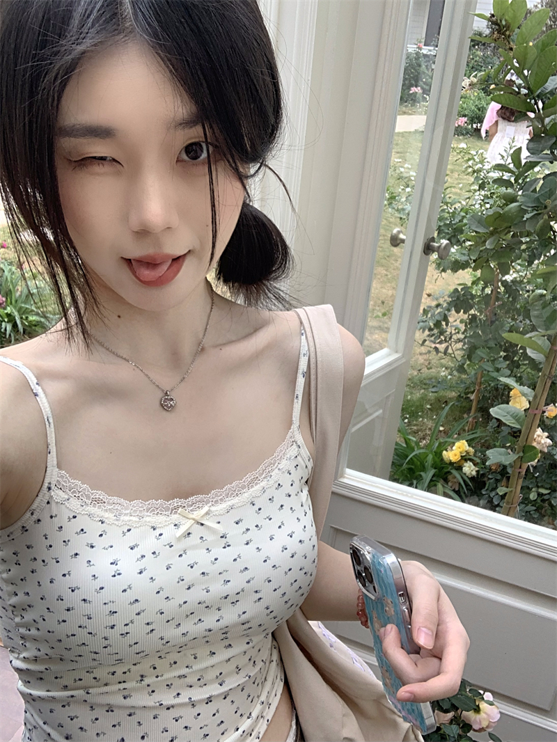 實拍  甜美純欲內搭外穿碎花小吊帶背心