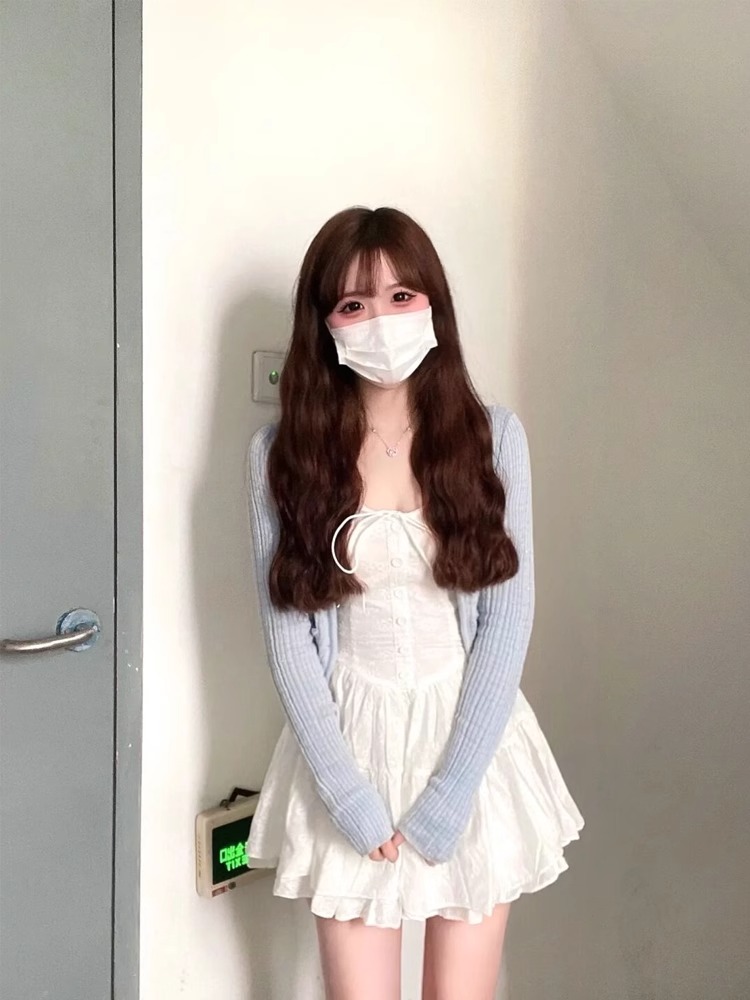 設計感白色吊帶連衣裙女夏季新款初戀純欲風小個子收腰仙女蓬蓬裙