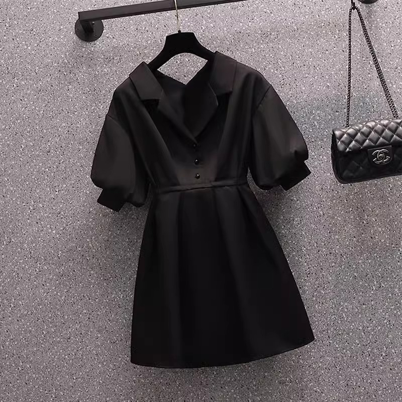 法式復古連衣裙女夏季2024新款設計感氣質收腰顯瘦黑裙