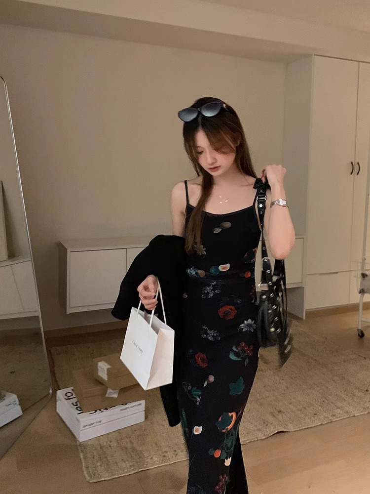 復古風辣妹風碎花吊帶連衣裙女輕奢修身顯瘦百搭小個子收腰長裙子