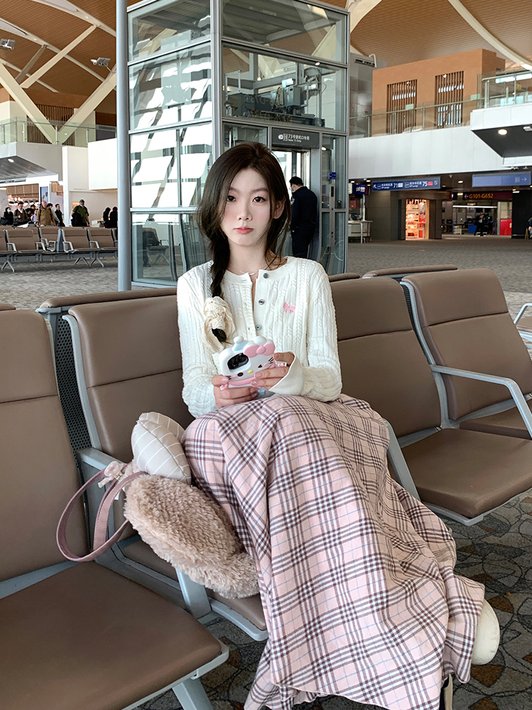 外賣到了小步舞曲白色麻花針織開衫女韓系休閒百搭慵懶學院風