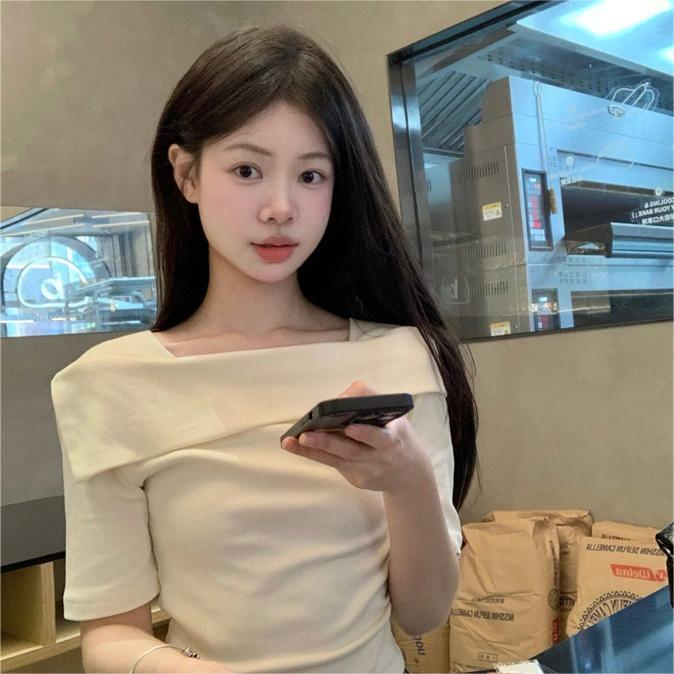 設計感小眾夏季新款T恤女純欲風修身顯瘦短款上衣一字肩短袖上衣