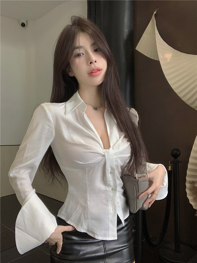 白色v領長袖襯衫女春季法式別致襯衣修身收腰褶皺設計感小眾上衣