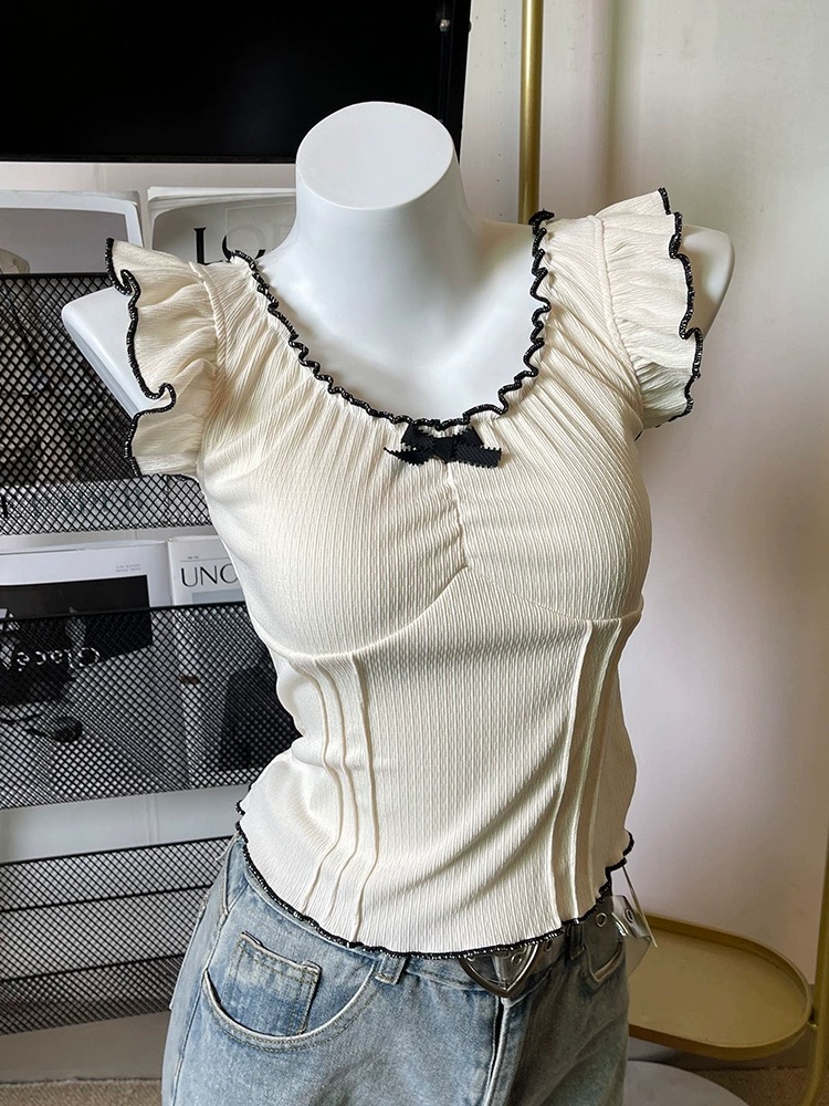 杏色飛飛袖背心女小個子短款上衣女夏季奶甜系修身新款木耳邊吊帶