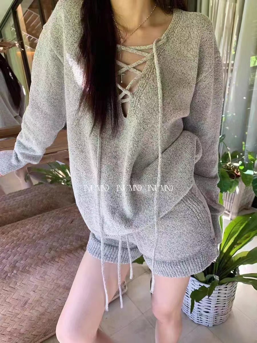韓版寬鬆顯瘦時尚休閒交叉鏤空毛衣+短褲兩件套女