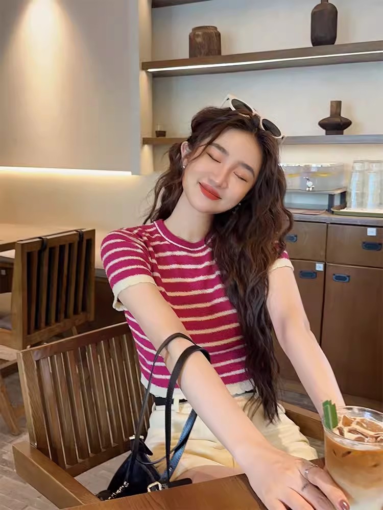 Sanji Heihua knitted striped short-sleeved T-shirt women's new slim and sweet round neck bottoming top T-shirt trendy