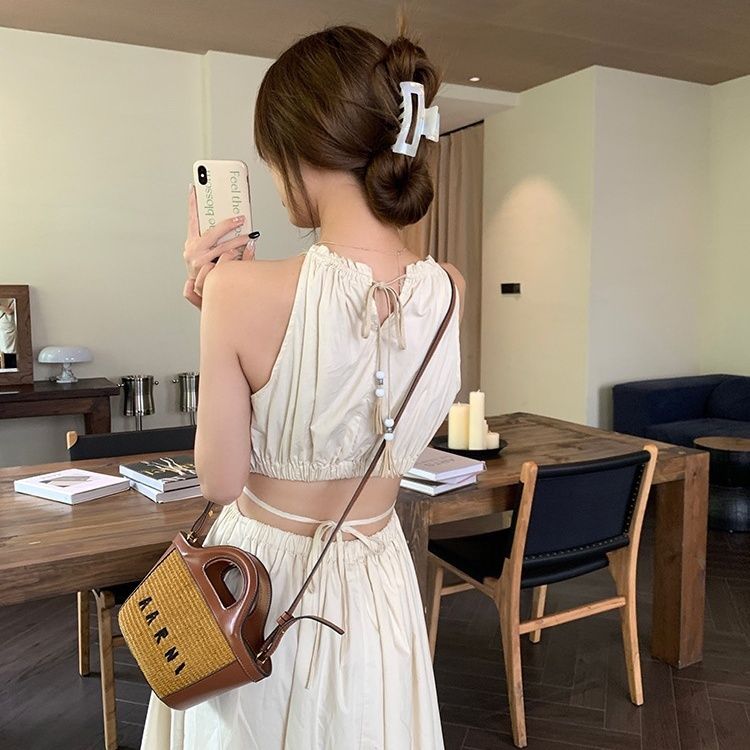 甜美溫柔氣質設計感露腰連衣裙初戀感系帶收腰掛脖白色中長A字裙