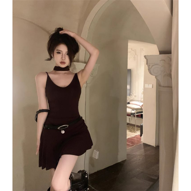 性感辣妹風緊身短款吊帶裙子女夏季新款時尚不規則修身顯瘦連衣裙