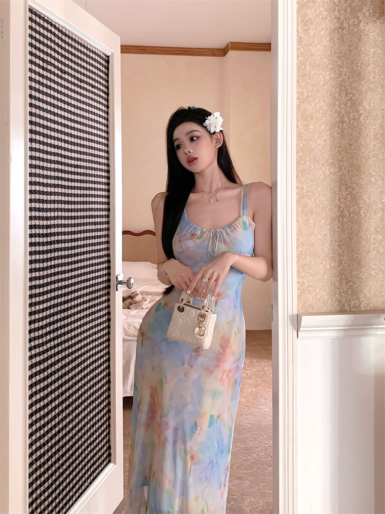 實拍法式韓版碎花吊帶收腰連衣裙女茶歇溫柔風氣質系帶長裙子