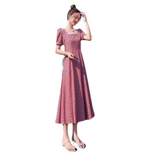 Slim and slim summer retro waist Hepburn Korean version 2024 travel square collar mid-length new dress