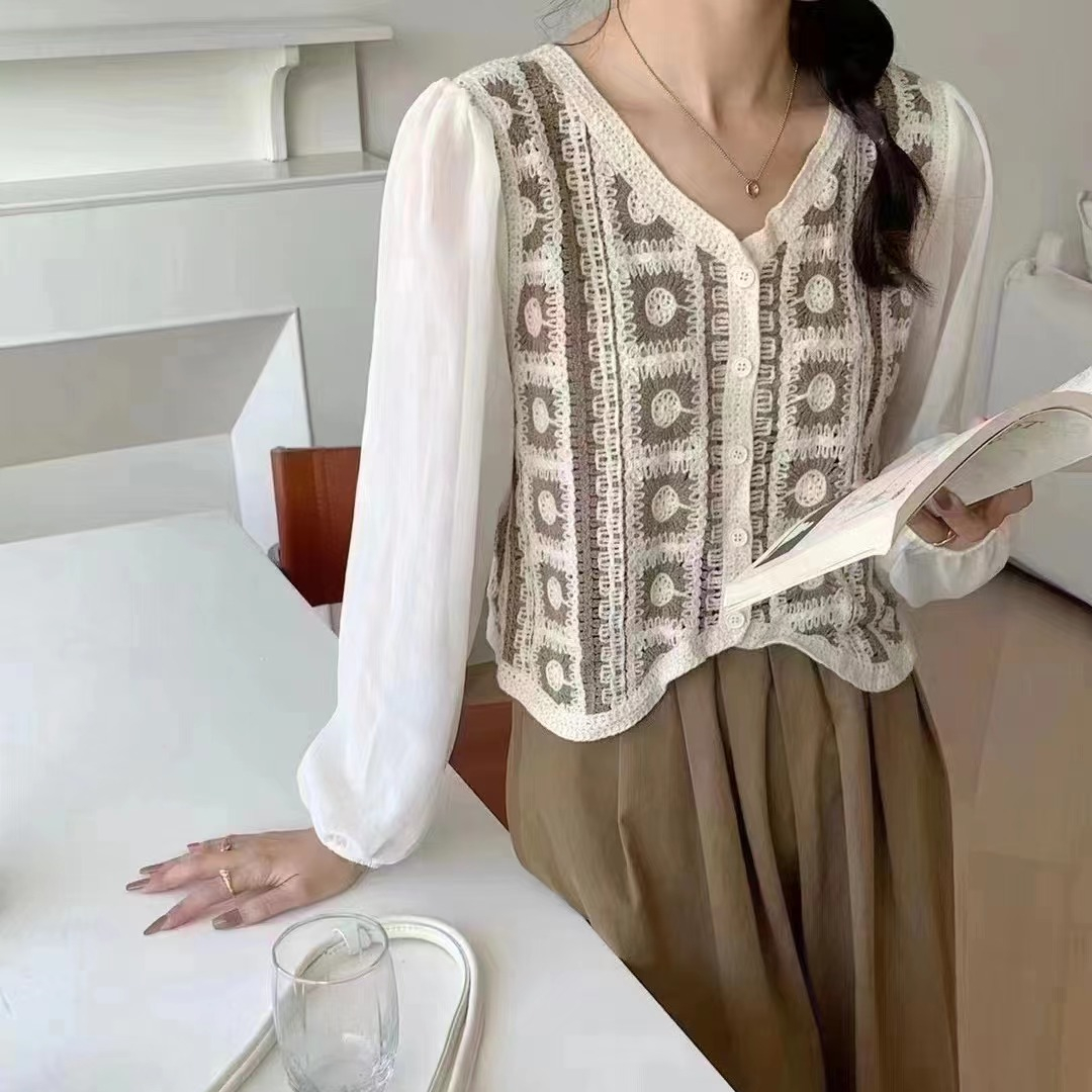 法式歐貨v領鏤空蕾絲襯衫女初秋新款小衫洋氣小個子開衫上衣