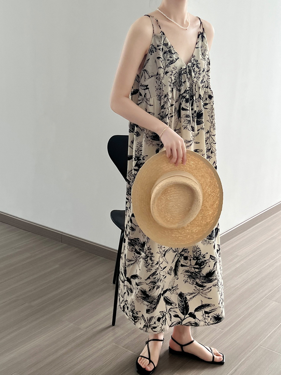 韓國原單法式吊帶水墨畫碎花沙灘連衣裙女夏季外穿質感高級感氣質