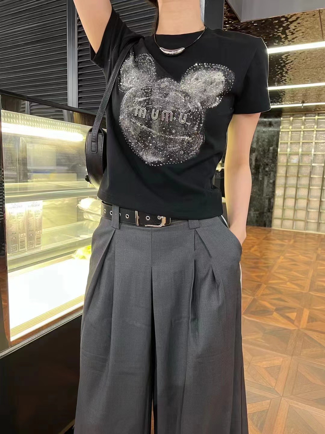 2024美式復古燙鑽印花短款t恤女設計感小眾顯瘦甜辣百搭上衣