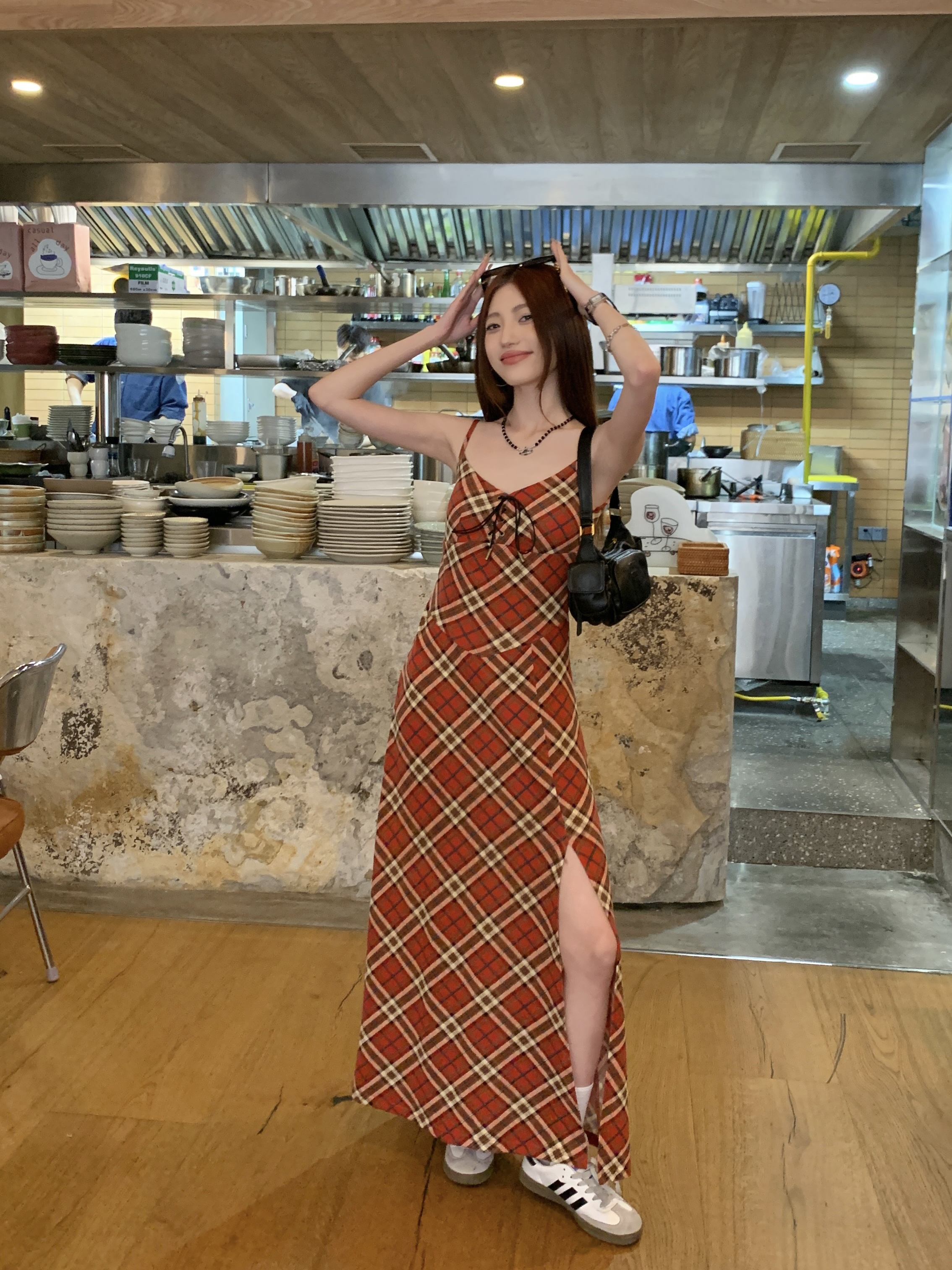 實拍 紅色格紋辣妹開叉吊帶裙連衣裙女系帶收腰長裙