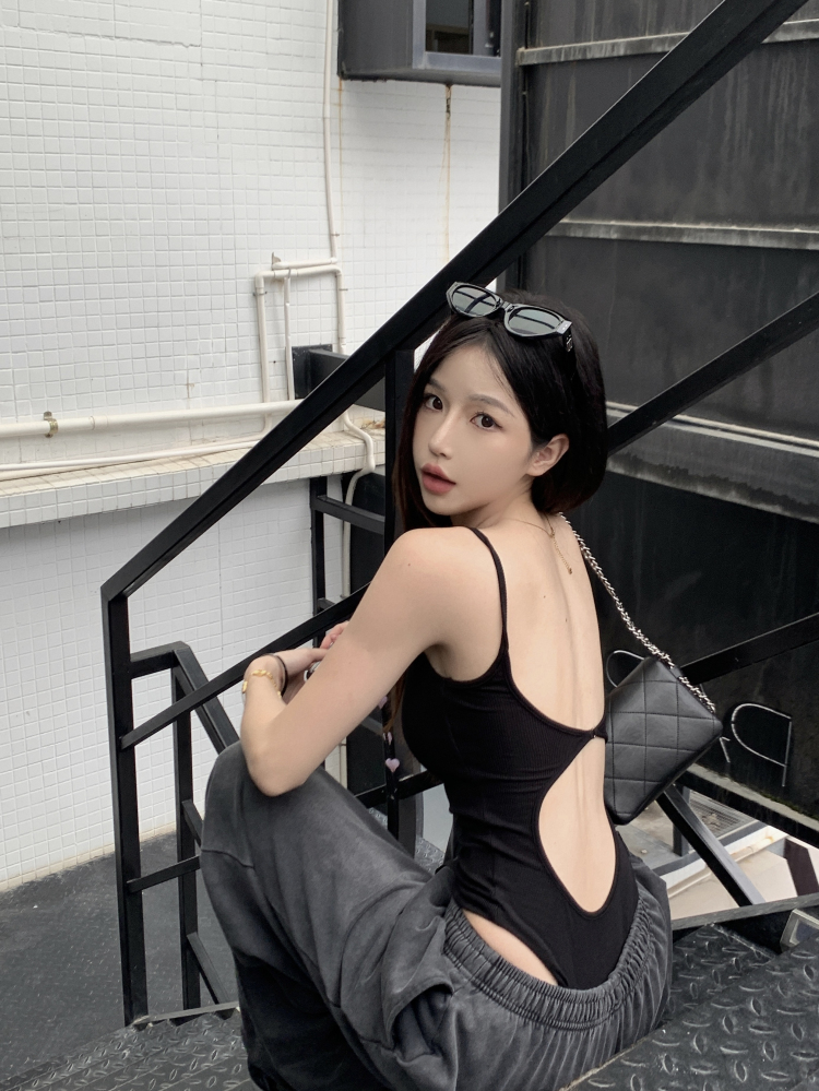實拍 吊帶背心女內搭設計感性感露背連體上衣歐美打底衫潮