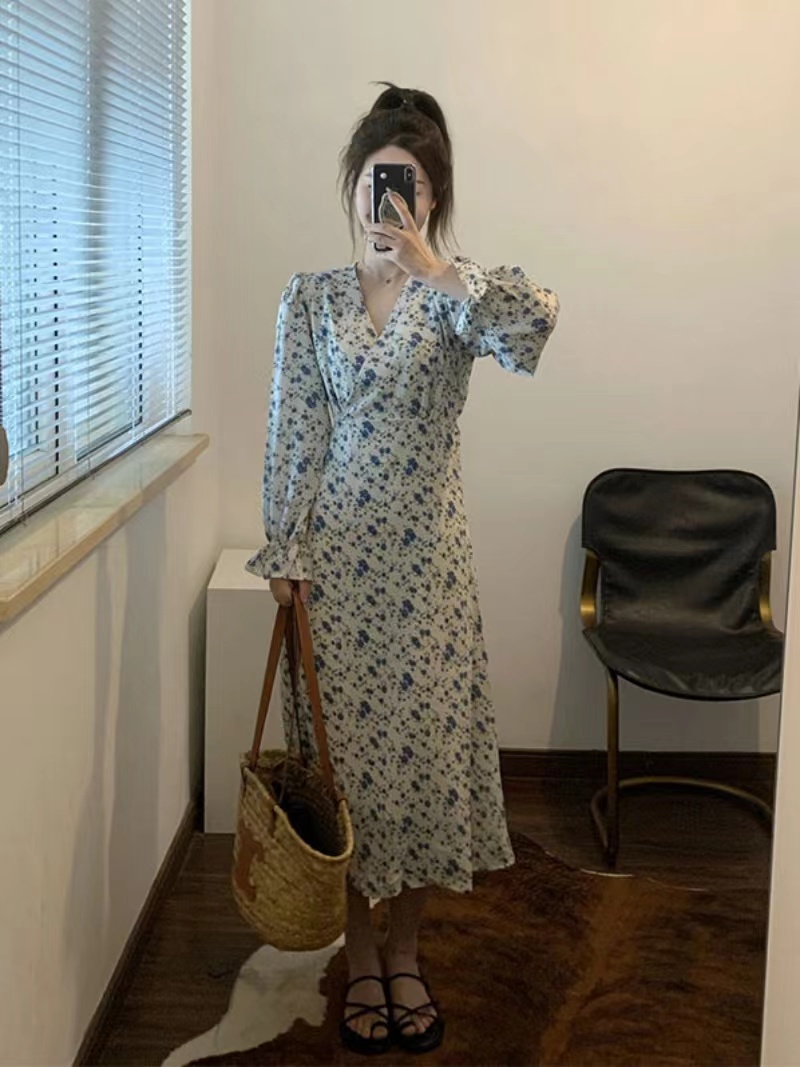 法式甜美風V領碎花連衣裙女春收腰顯瘦中長裙