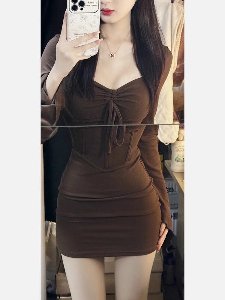 美式辣妹風方領連衣裙女秋冬新款超好看小媽風包臀短裙內搭打底裙